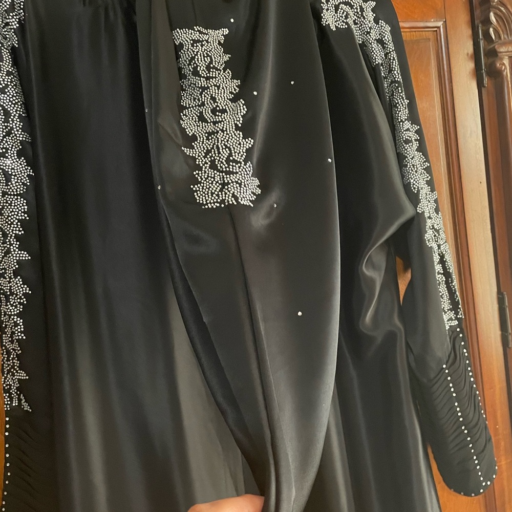 Abaya - Picture 2 of 4